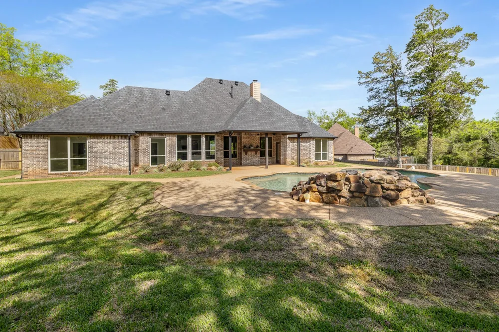 333 Hines Crossing Bullard, TX 75757
