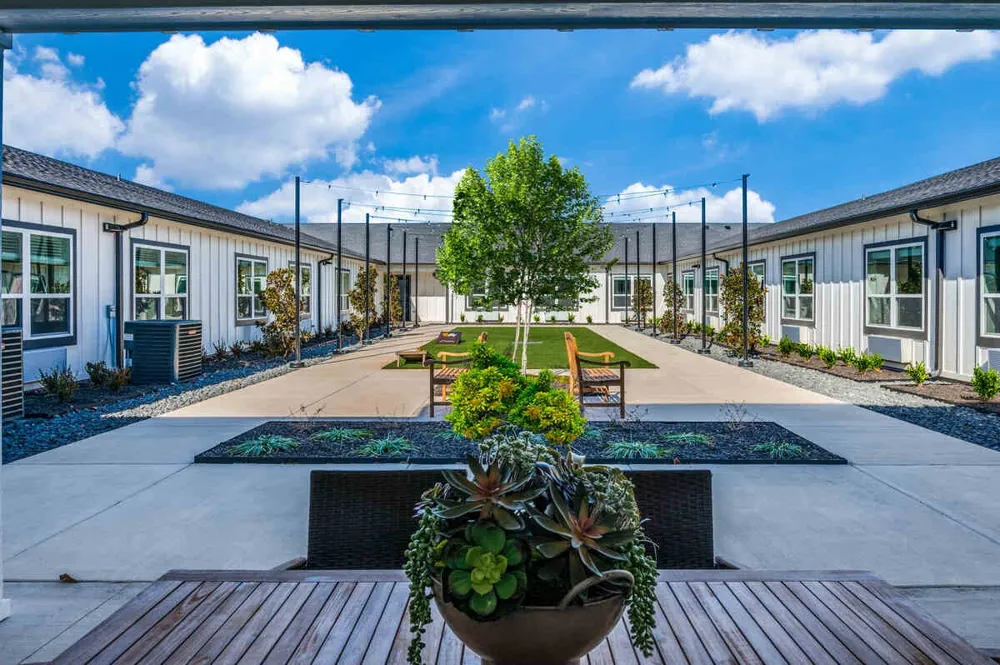 820 W McLeroy Boulevard #2009 Saginaw, TX 76179