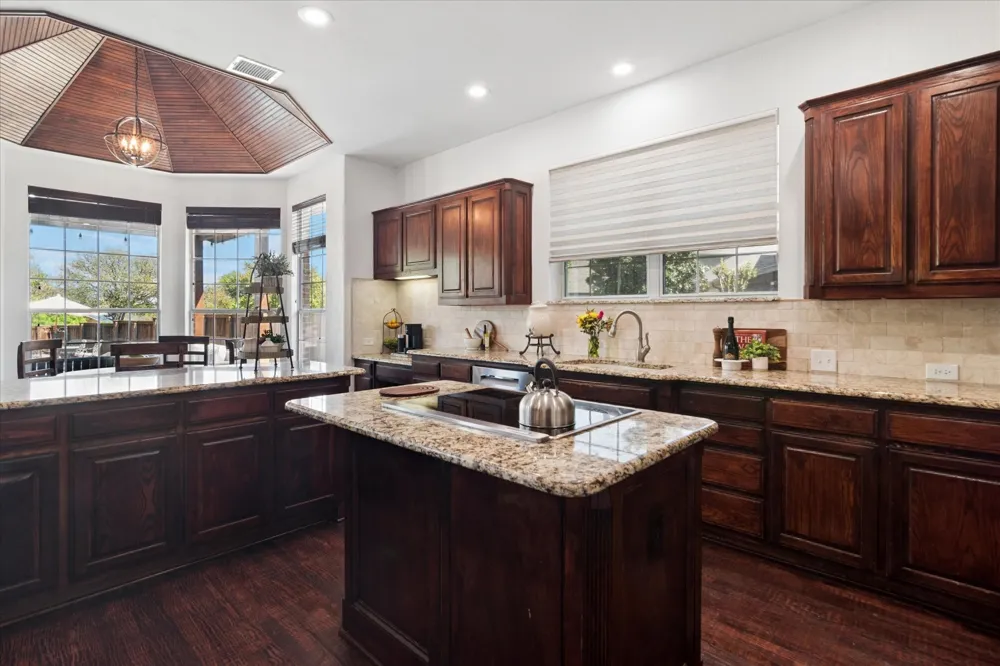 2013 Covey Glen Road McKinney, TX 75072