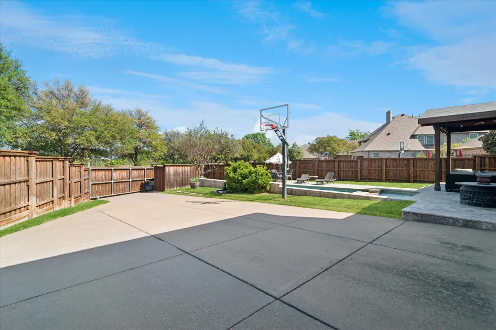 2013 Covey Glen Road McKinney, TX 75072