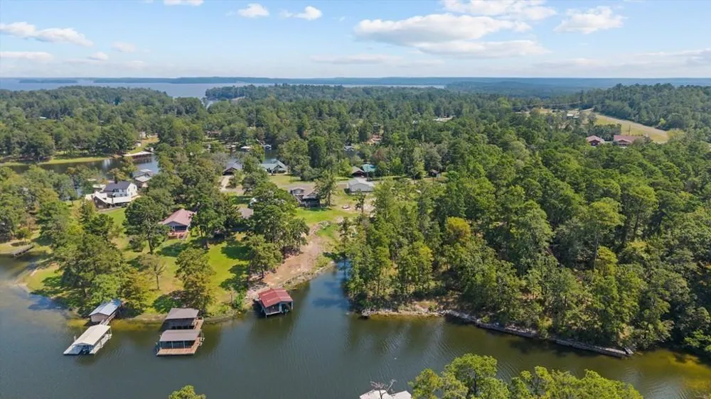 143 Whispering Pine Burkeville, TX 75932