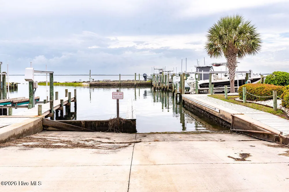 118 & 120 Pintail Lane Harkers Island, NC 28531