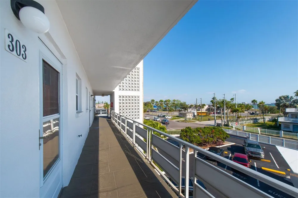 3128 59TH STREET S #303 Gulfport, FL 33707