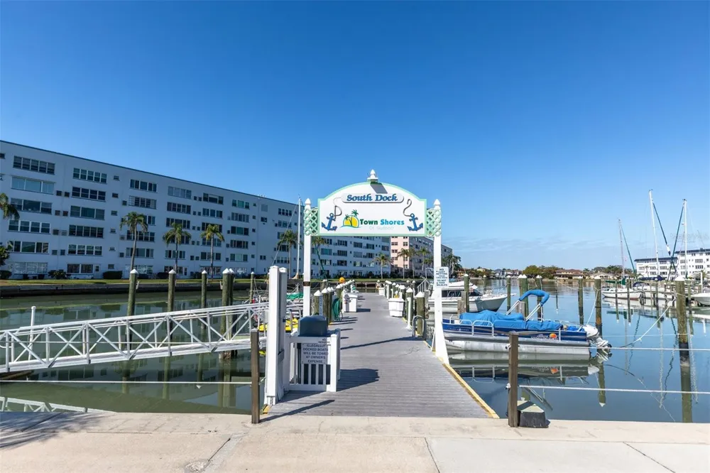 3128 59TH STREET S #303 Gulfport, FL 33707