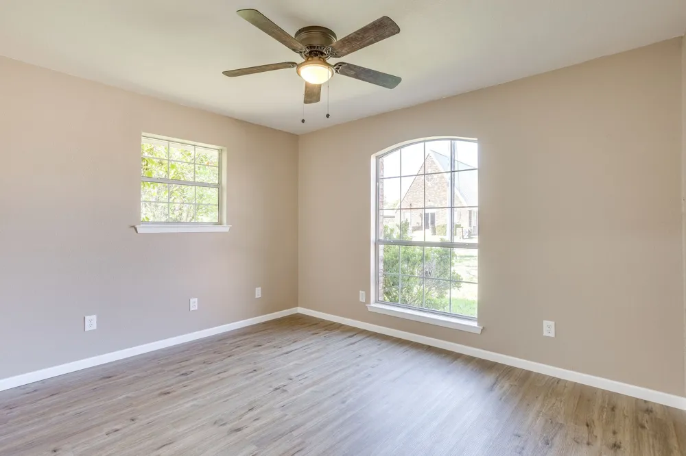 108 S Douglas Street Covington, TX 76636