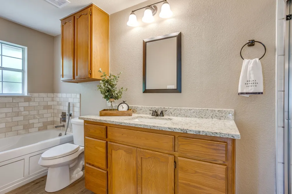 108 S Douglas Street Covington, TX 76636