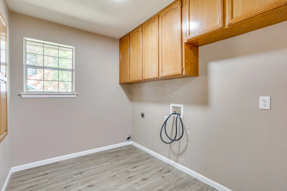 108 S Douglas Street Covington, TX 76636