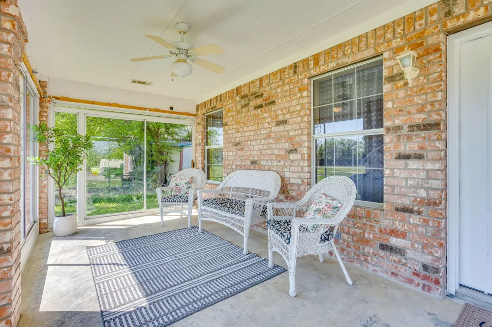 108 S Douglas Street Covington, TX 76636