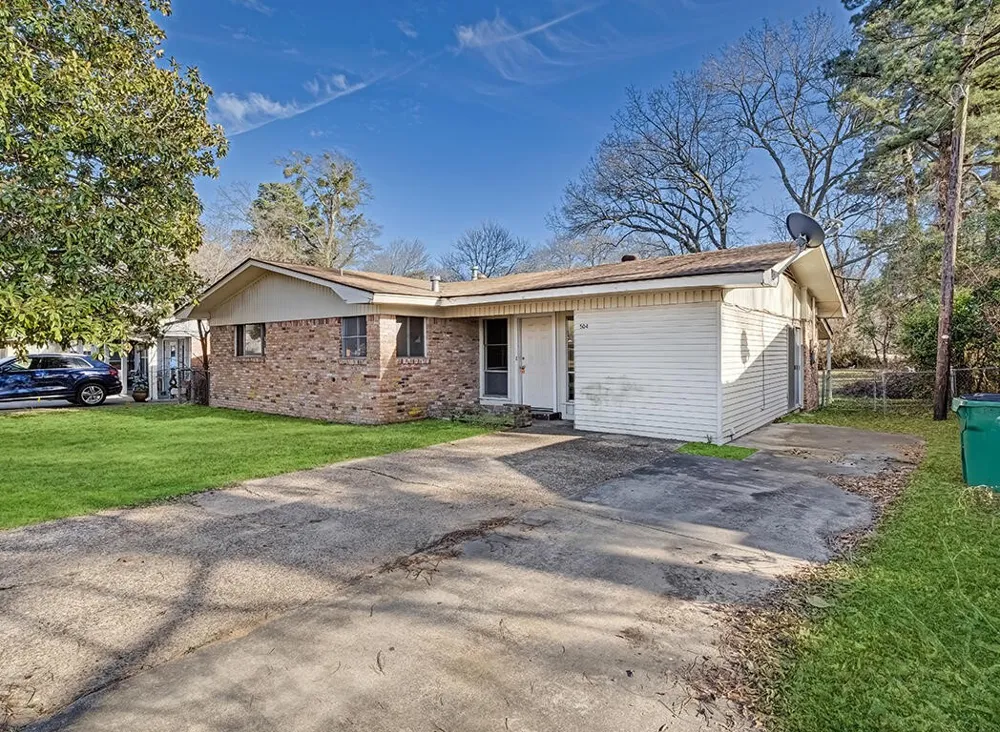504 Redwater Road Wake Village, TX 75501