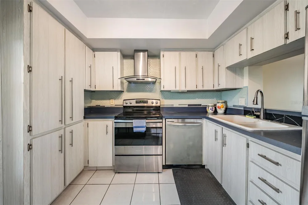 2621 COVE CAY DRIVE #606 Clearwater, FL 33760