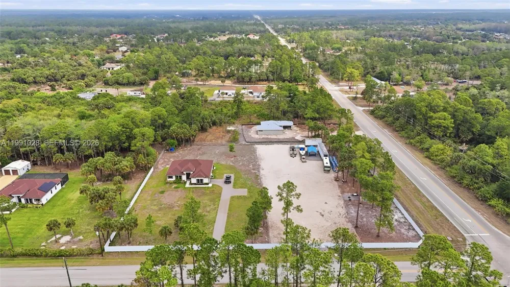 3043 18 Naples, FL 34120