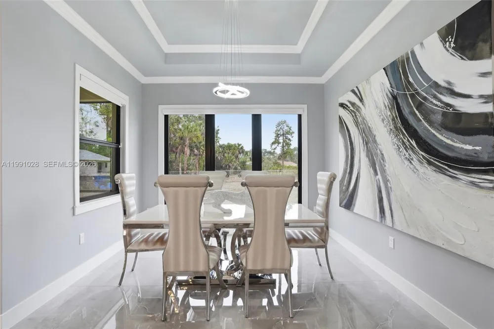 3043 18 Naples, FL 34120