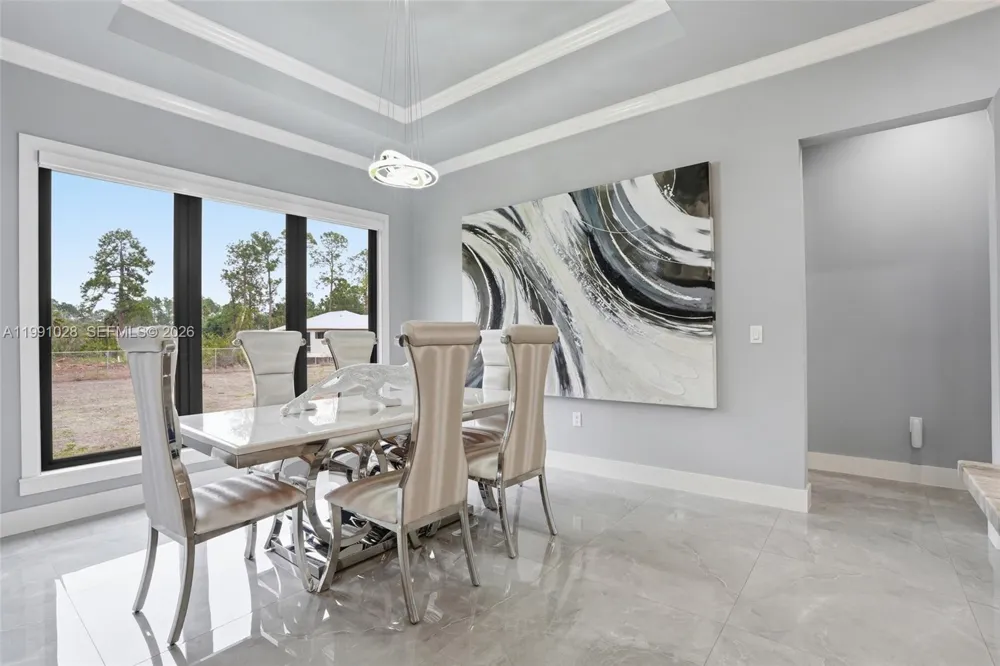 3043 18 Naples, FL 34120