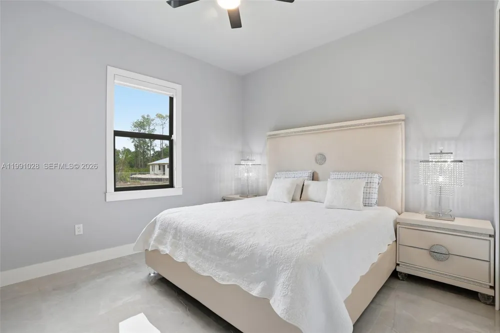 3043 18 Naples, FL 34120