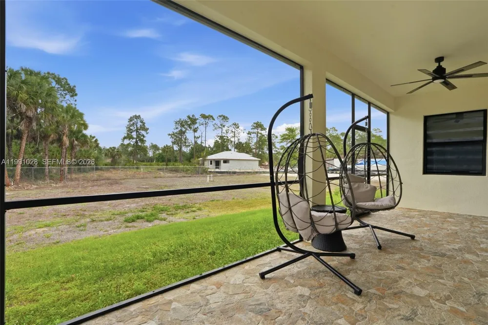 3043 18 Naples, FL 34120