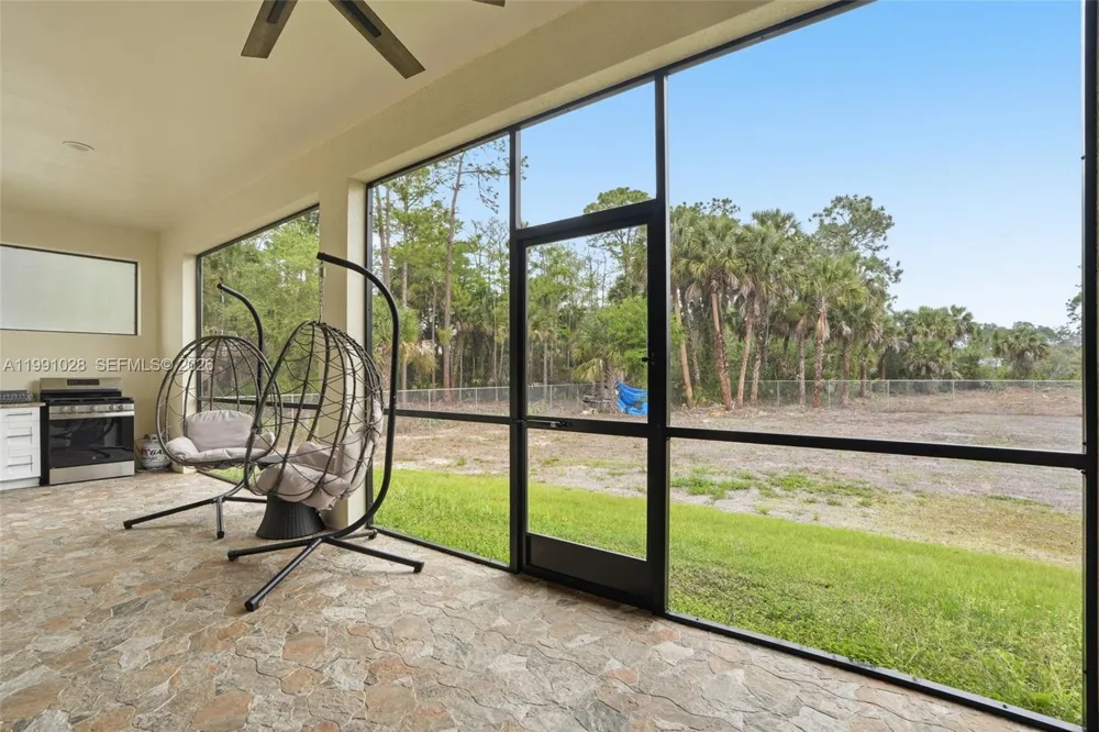 3043 18 Naples, FL 34120