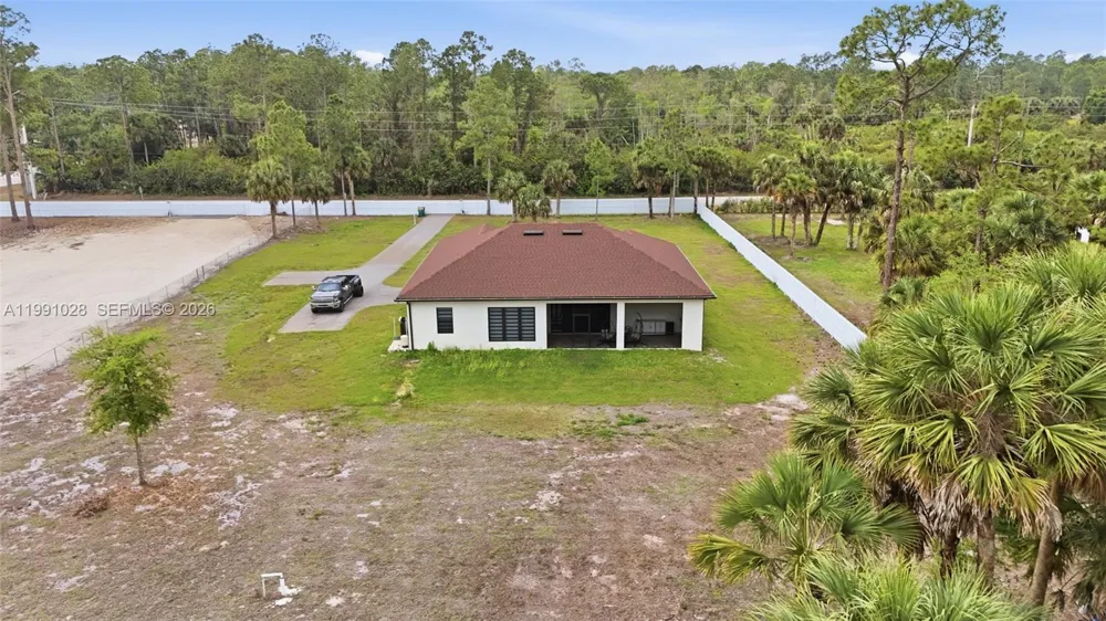 3043 18 Naples, FL 34120
