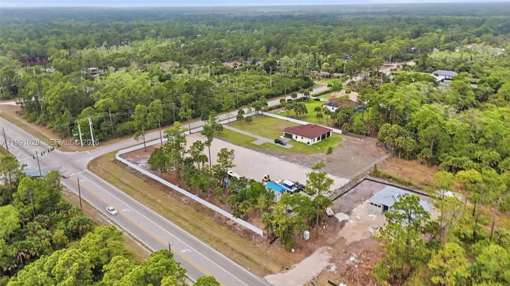 3043 18 Naples, FL 34120