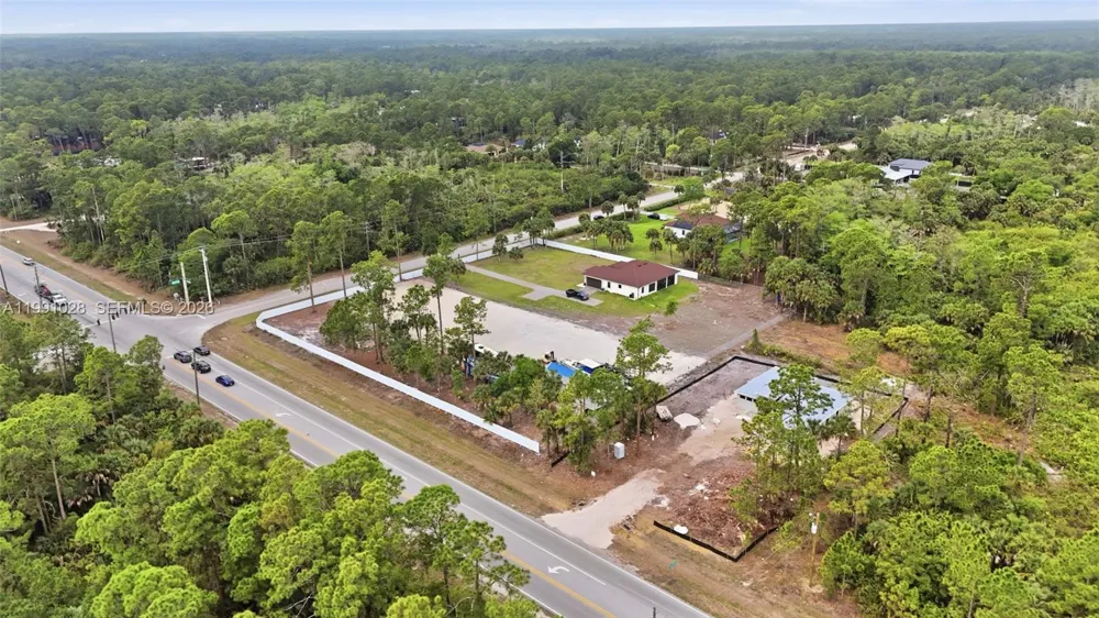 3043 18 Naples, FL 34120