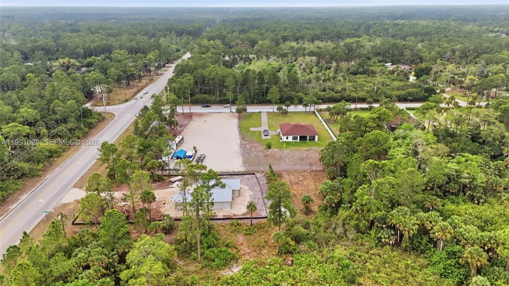 3043 18 Naples, FL 34120