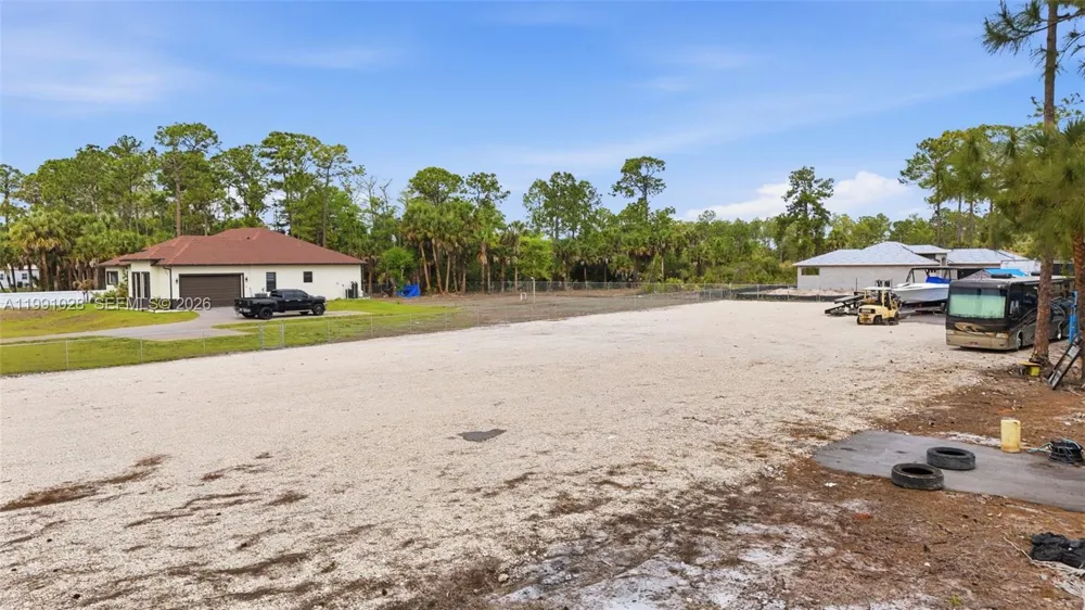 3043 18 Naples, FL 34120
