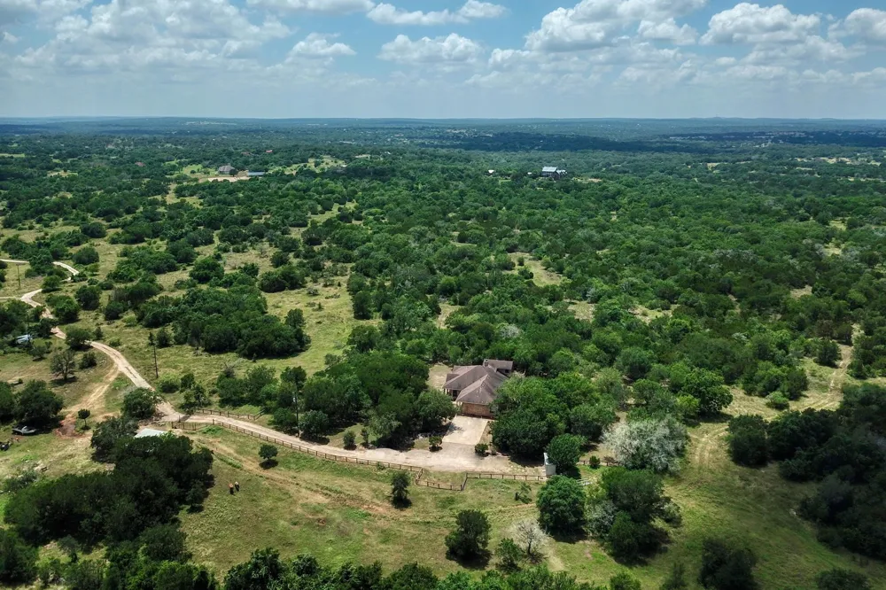 430 Indian Hills Trl Kyle, TX 78640