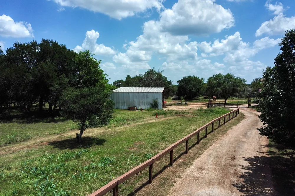 430 Indian Hills Trl Kyle, TX 78640