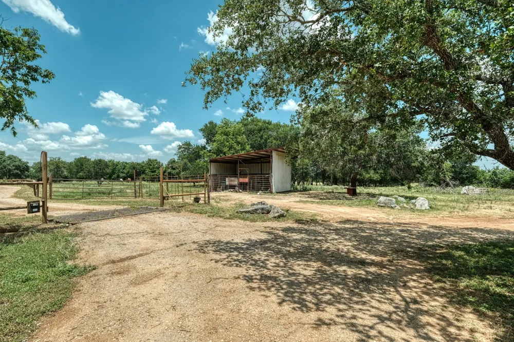 430 Indian Hills Trl Kyle, TX 78640