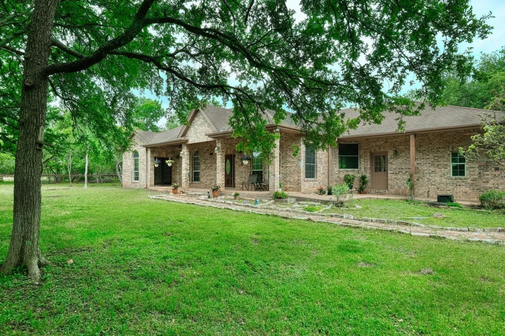 430 Indian Hills Trl Kyle, TX 78640