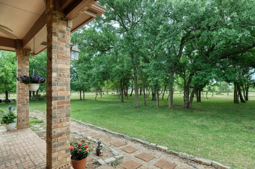 430 Indian Hills Trl Kyle, TX 78640