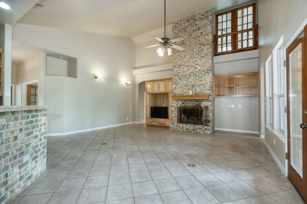 430 Indian Hills Trl Kyle, TX 78640