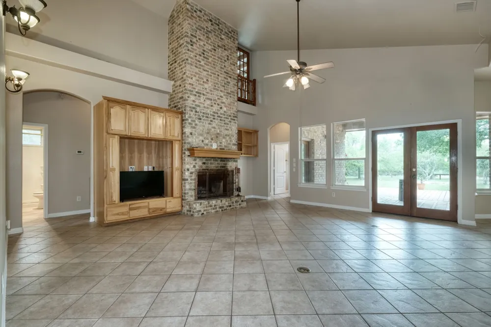 430 Indian Hills Trl Kyle, TX 78640