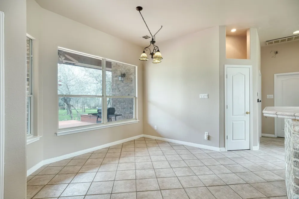 430 Indian Hills Trl Kyle, TX 78640