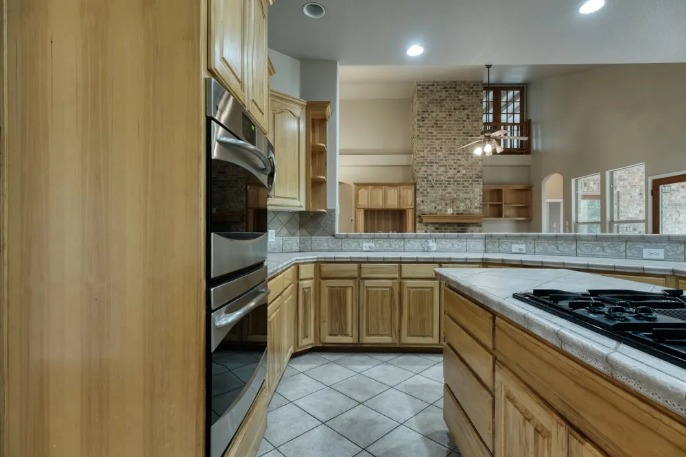 430 Indian Hills Trl Kyle, TX 78640