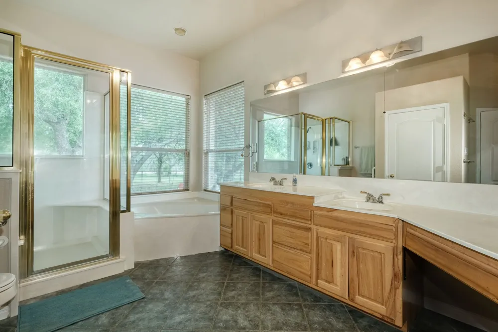 430 Indian Hills Trl Kyle, TX 78640