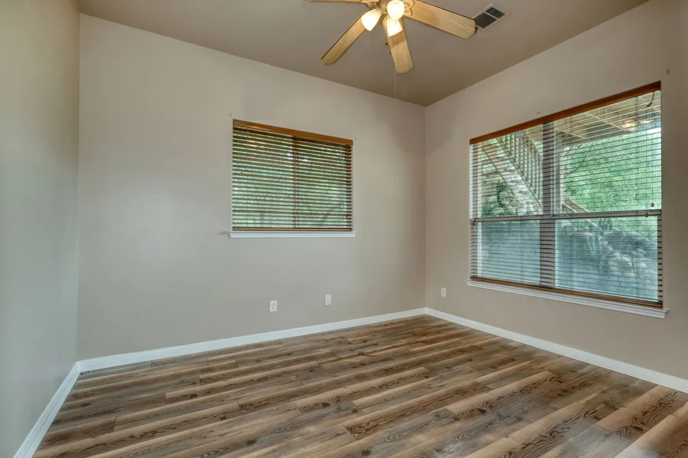 430 Indian Hills Trl Kyle, TX 78640