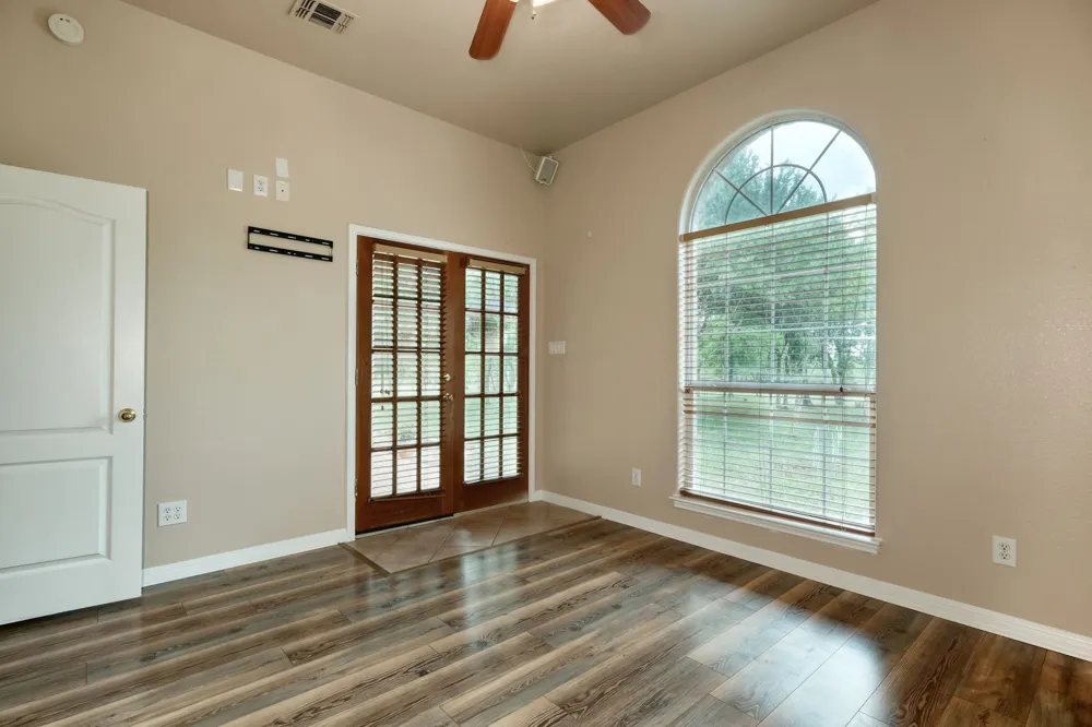 430 Indian Hills Trl Kyle, TX 78640