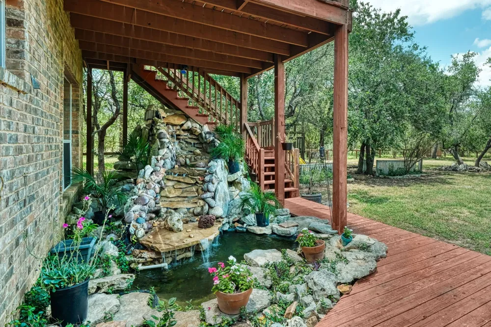 430 Indian Hills Trl Kyle, TX 78640
