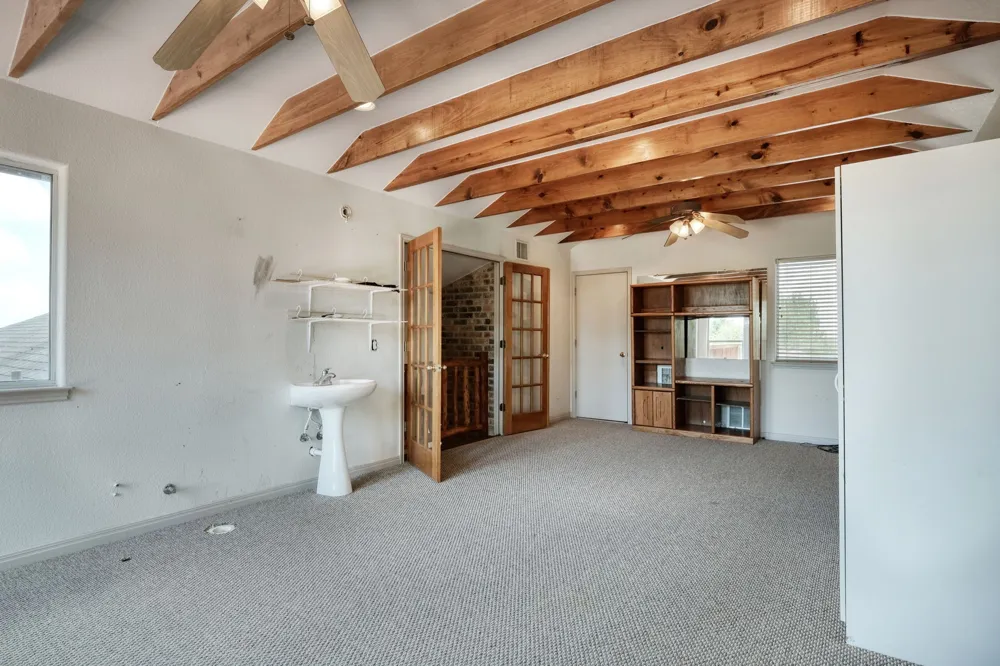 430 Indian Hills Trl Kyle, TX 78640