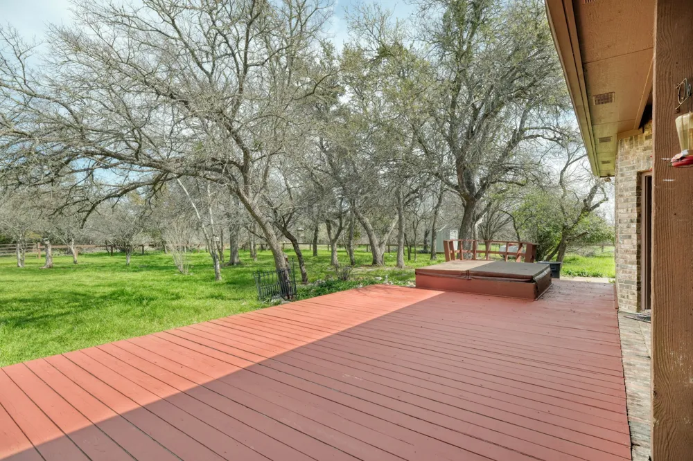 430 Indian Hills Trl Kyle, TX 78640