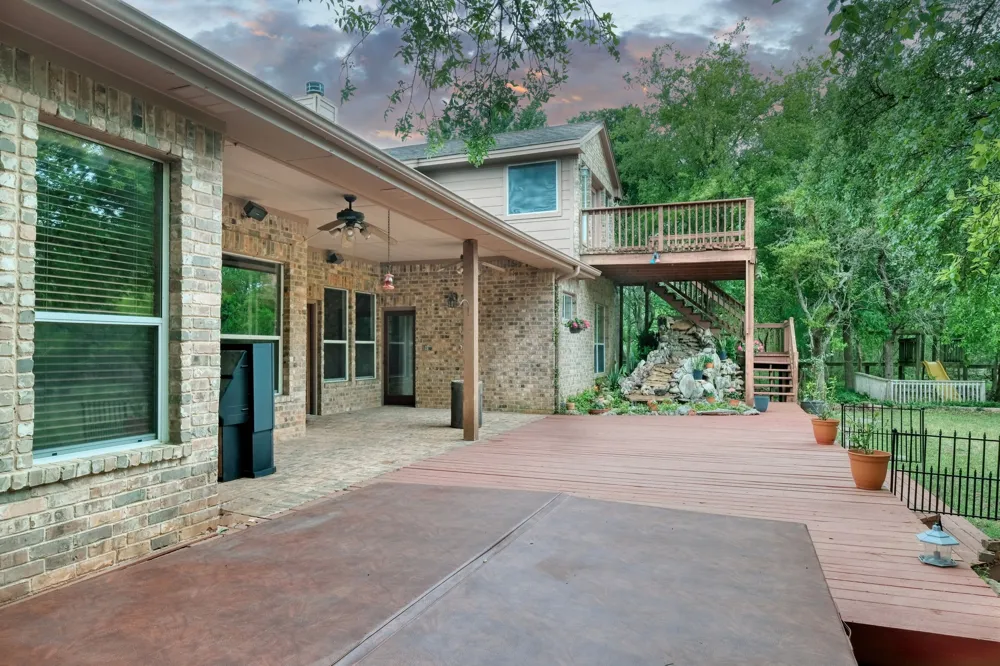 430 Indian Hills Trl Kyle, TX 78640