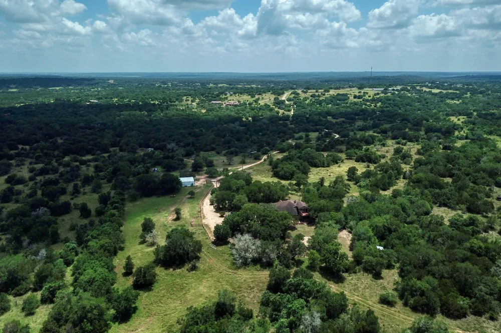 430 Indian Hills Trl Kyle, TX 78640