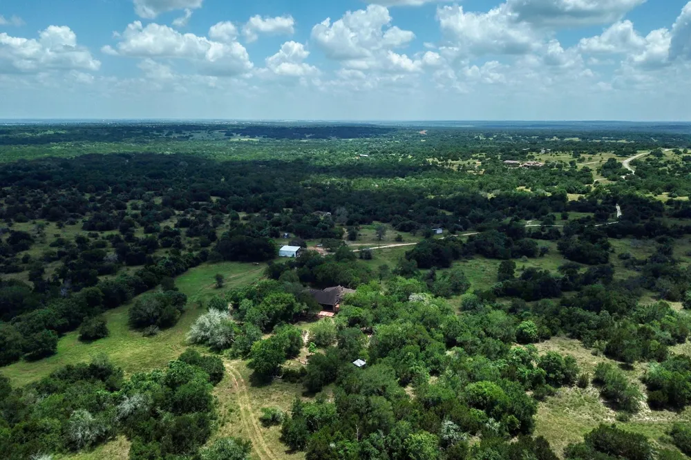 430 Indian Hills Trl Kyle, TX 78640