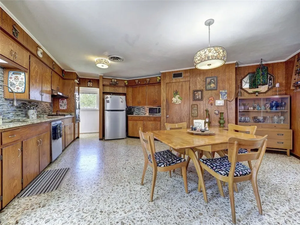 202 Sunset Ingleside on the Bay, TX 78362