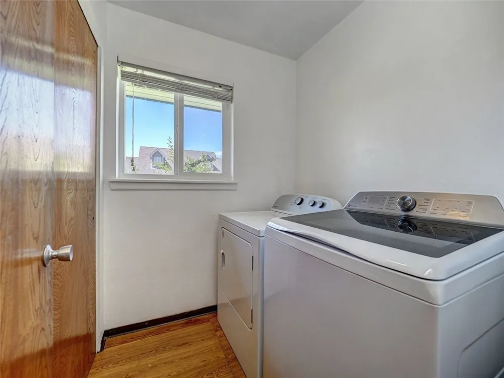 202 Sunset Ingleside on the Bay, TX 78362