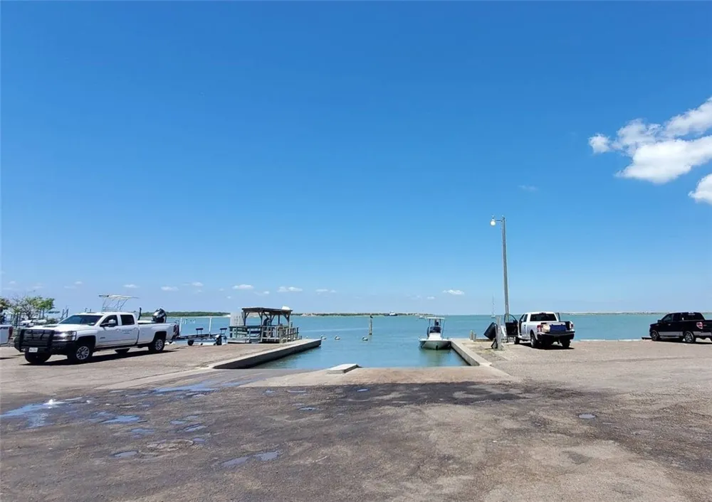 202 Sunset Ingleside on the Bay, TX 78362