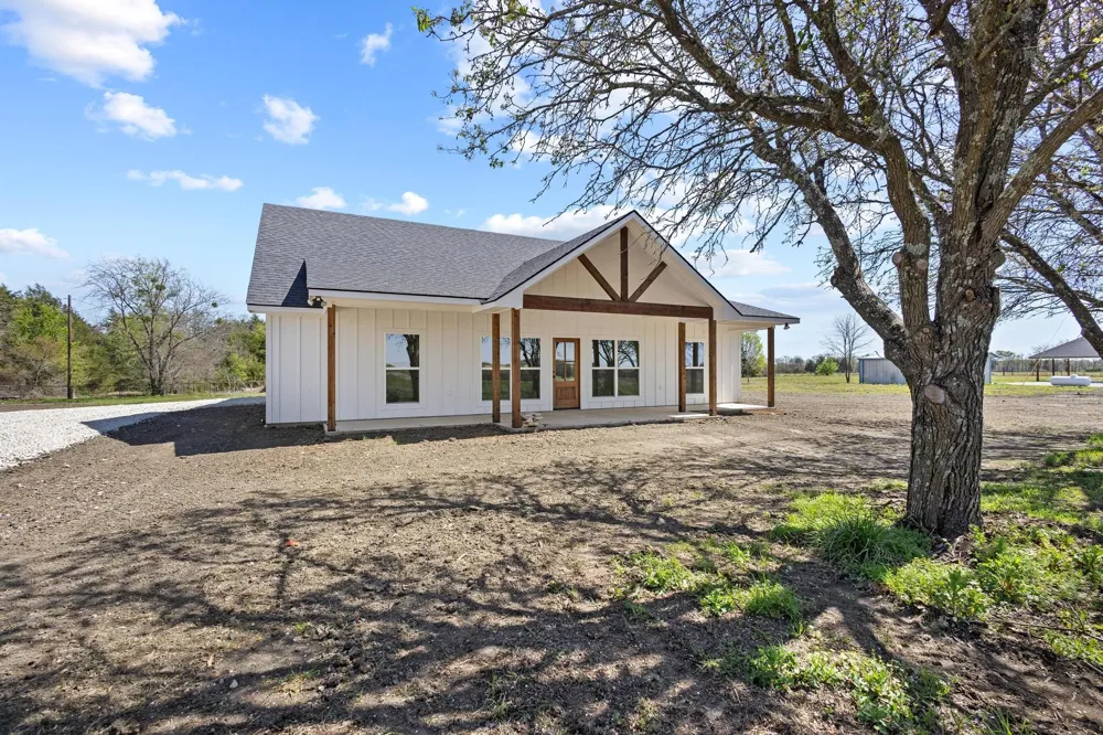 14419 FM 1396 E Windom, TX 75492