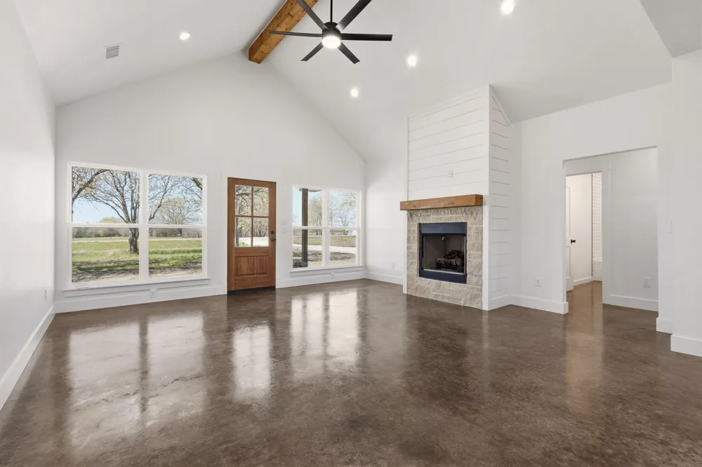 14419 FM 1396 E Windom, TX 75492