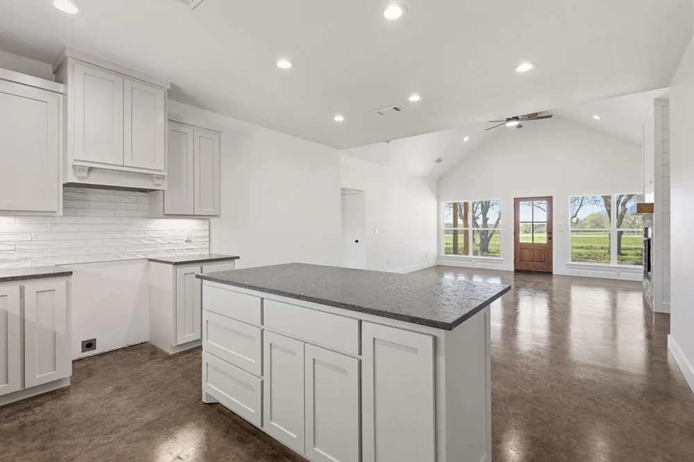 14419 FM 1396 E Windom, TX 75492