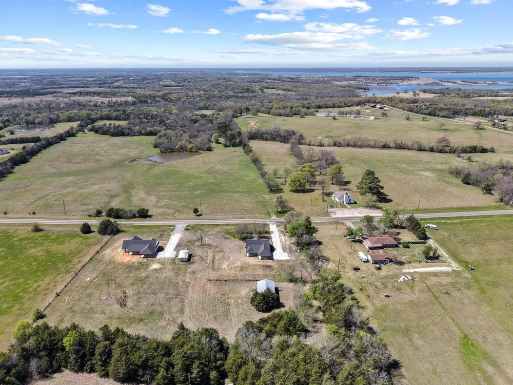 14419 FM 1396 E Windom, TX 75492